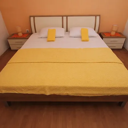 Afrodita * Kaštela