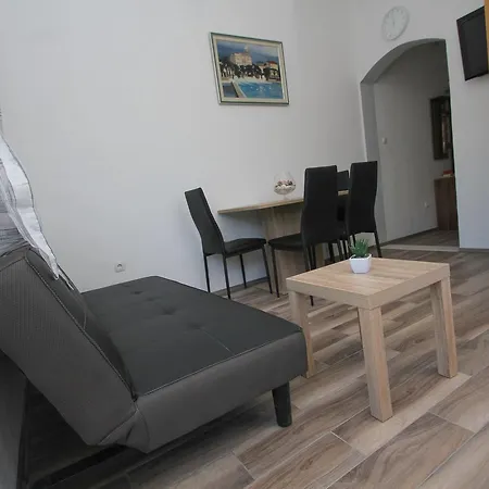 Afrodita * Kaštela