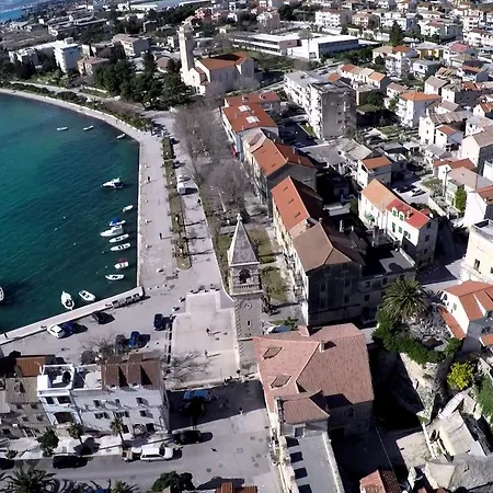 Afrodita * Kaštela